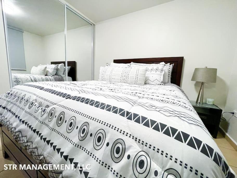 Upscale Condo At Aquatika Beach & Vacation Villas 洛伊萨 外观 照片